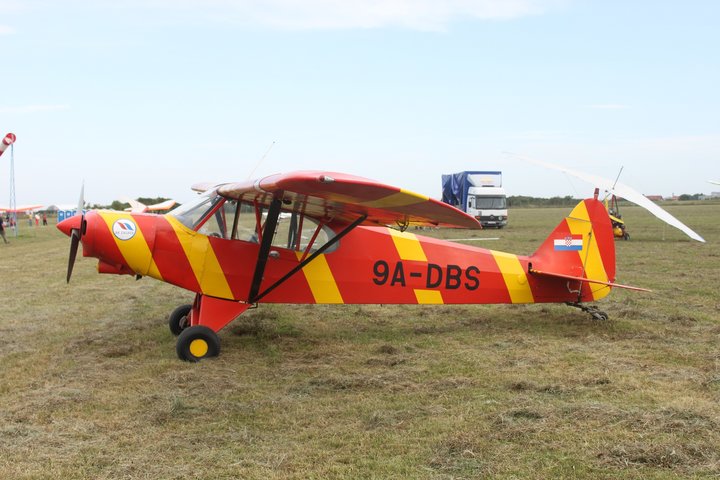 9A-DBS,_a_Piper_Cub_with_no_military_history.jpg
